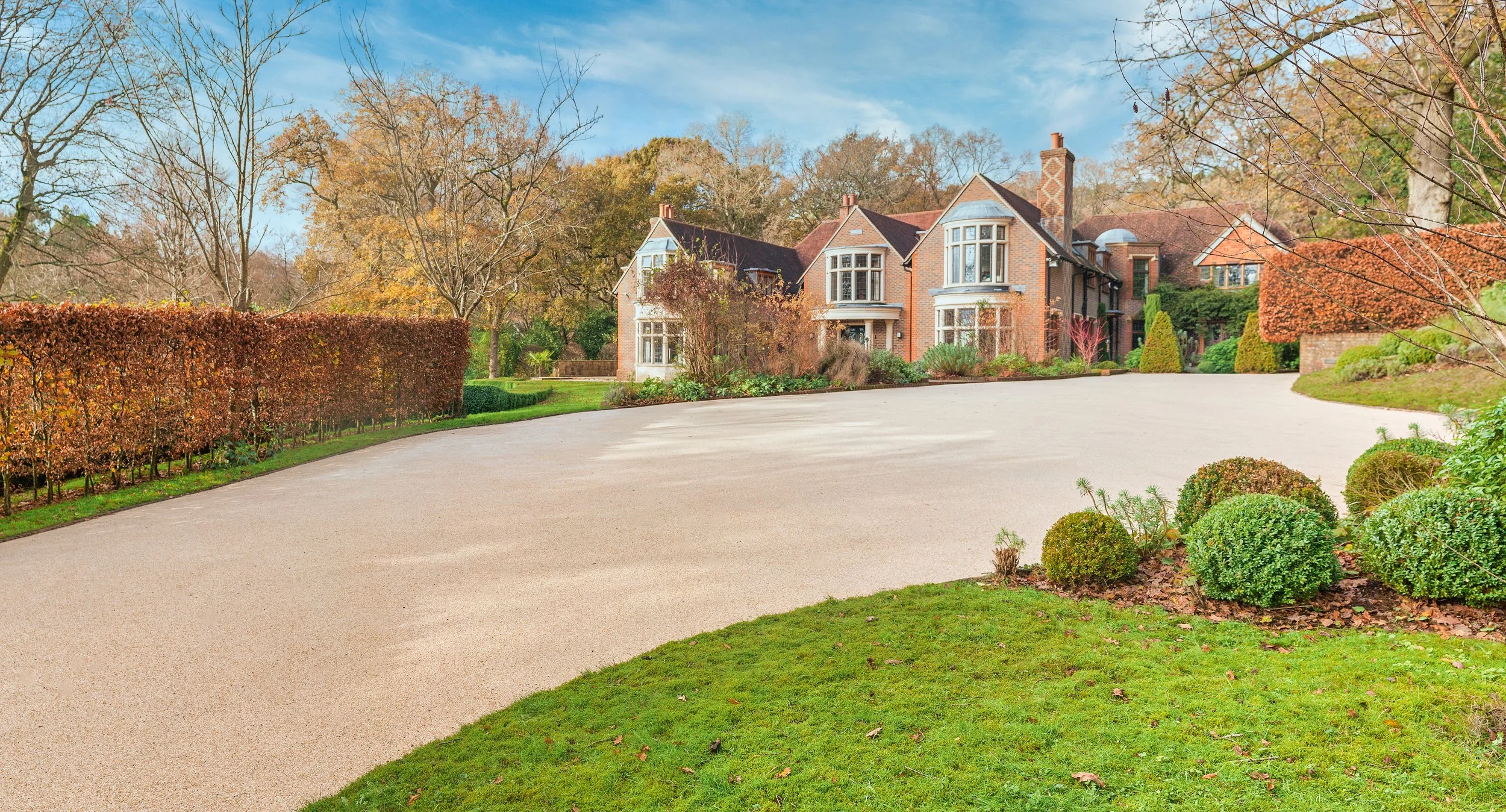 Luxury resin bonded driveway