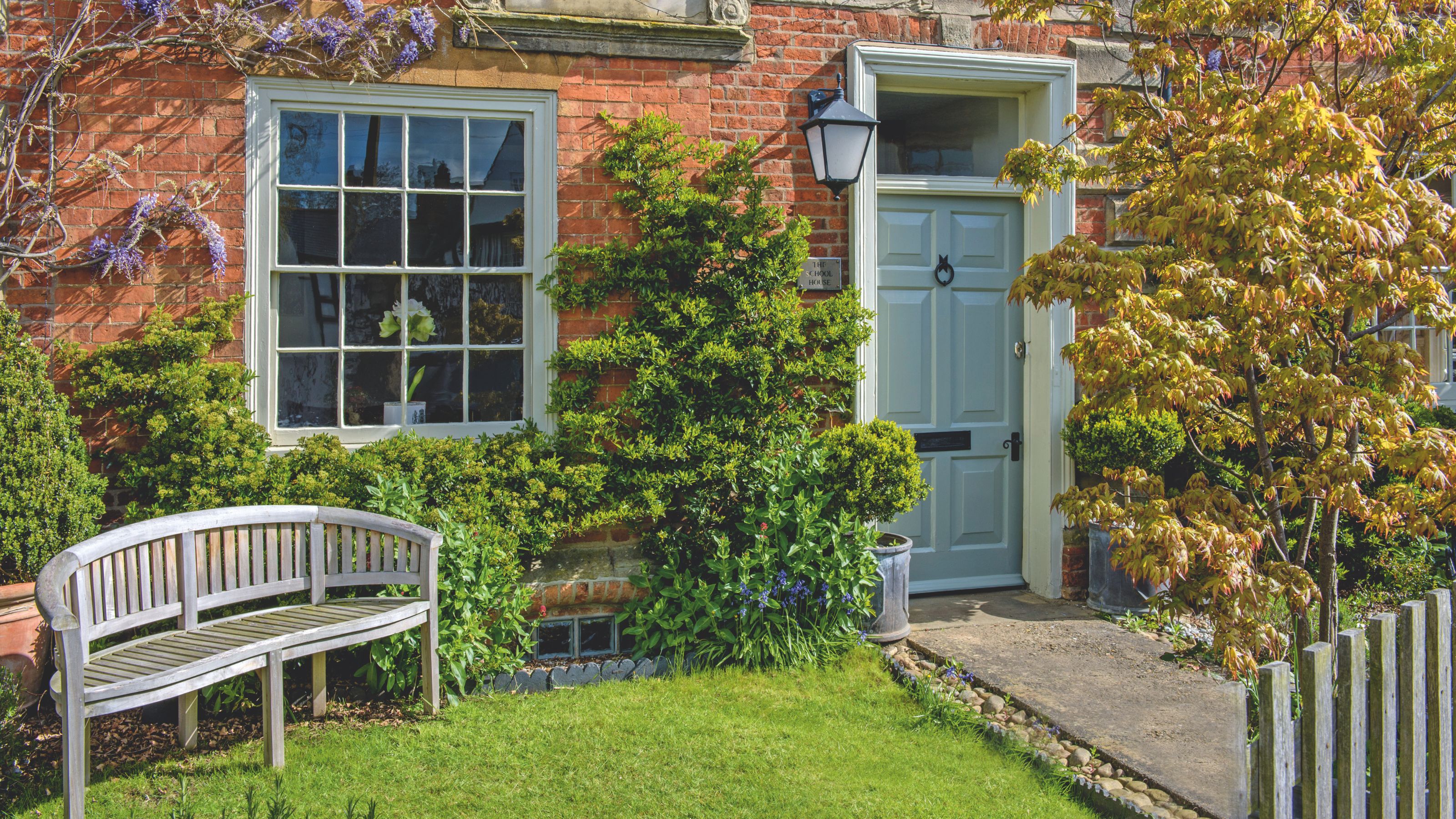 Beautiful resin driveway at a UK home